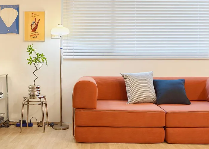Itaewon, Spacious #3mintoitaewonstn #familytrip #friendstrip #grouptrip #sleeps10 #myeongdong20min #namsan20min #bestlocation #hotelstylebedding #stay762 #longstaypickupservice *