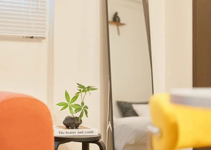 Itaewon, Spacious #3mintoitaewonstn #familytrip #friendstrip #grouptrip #sleeps10 #myeongdong20min #namsan20min #bestlocation #hotelstylebedding #stay762 #longstaypickupservice * Seoul